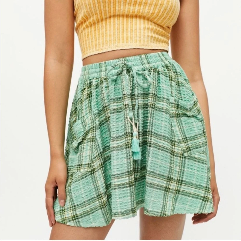 Urban Outfitters Green Plaid Women's Mini Skirt Size Small